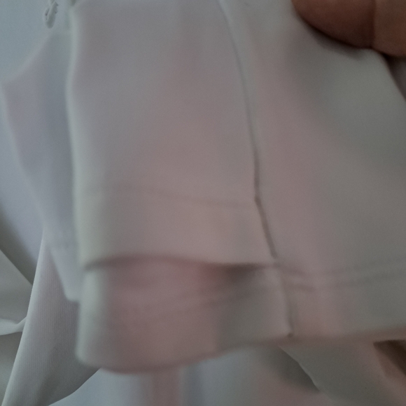 Northface half zip with a hoodie and thumb holes. - Picture 5 of 7